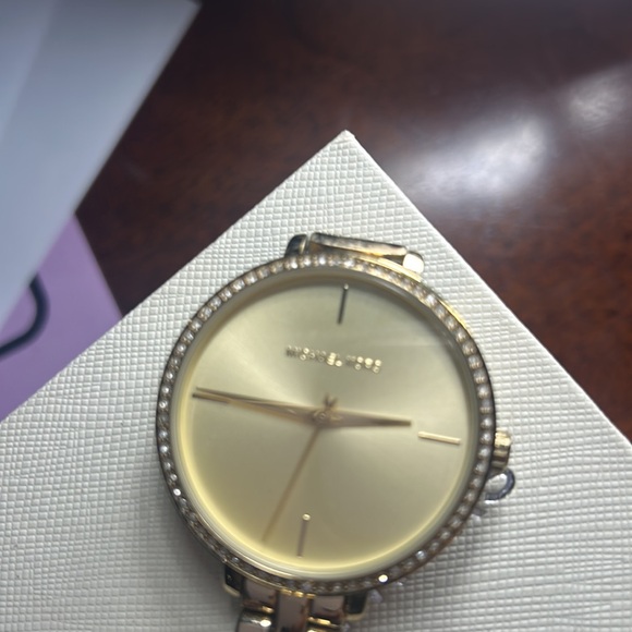 MK Watch - Picture 4 of 4